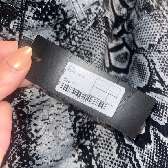 NWT Motel Broomy Snakeskin Print Mini Skirt - Picture 8 of 8